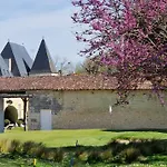 Chateau De La Vallade * Saint-Porchaire