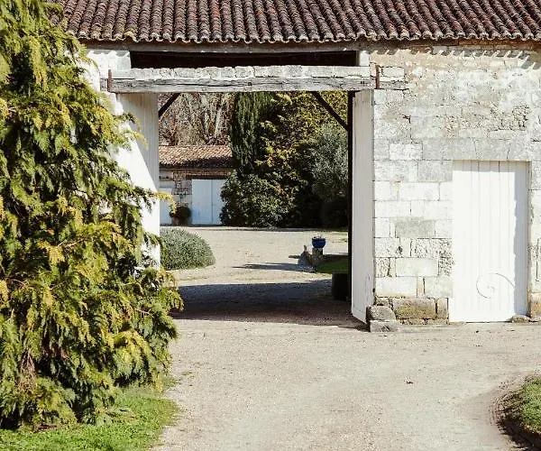 Chateau De La Vallade Pensión *