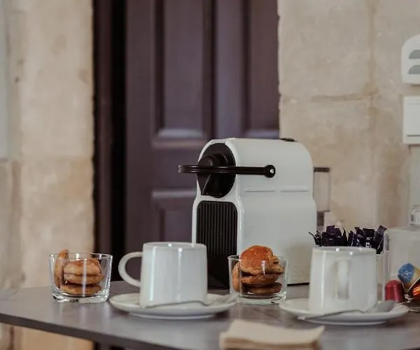 Chateau De La Vallade Guest house *