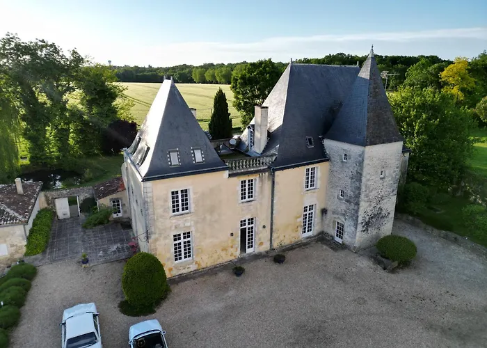 Chateau De La Vallade * Saint-Porchaire